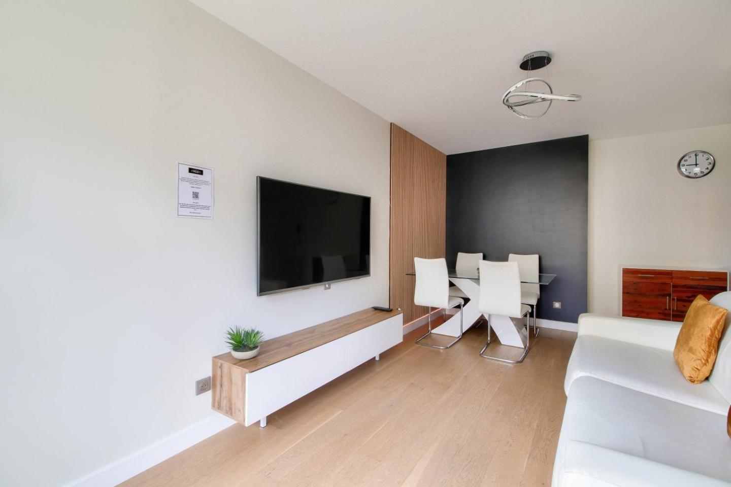 123Home - Suite & Spa Xl Montevrain Ngoại thất bức ảnh