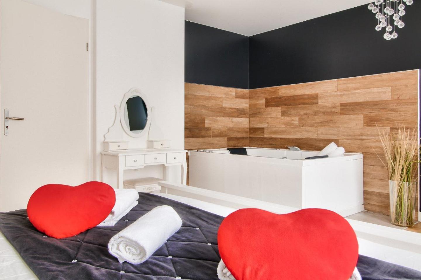 123Home - Suite & Spa Xl Montevrain Ngoại thất bức ảnh