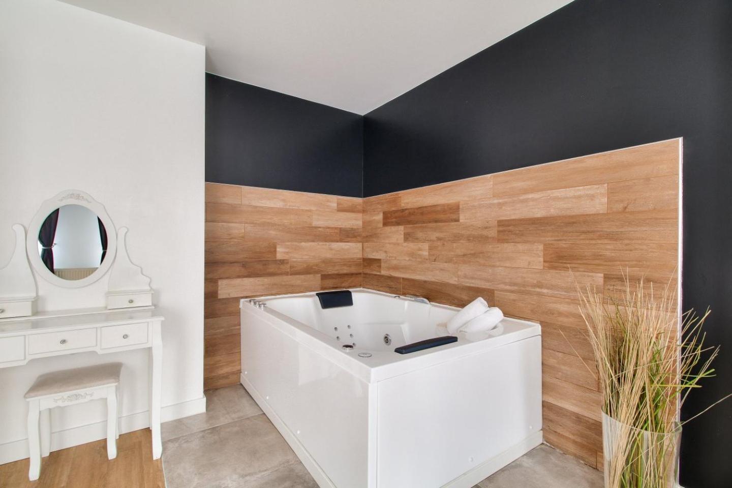 123Home - Suite & Spa Xl Montevrain Ngoại thất bức ảnh